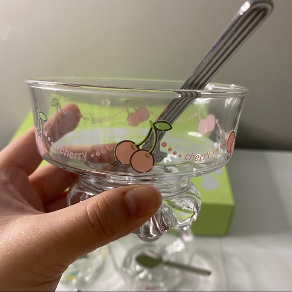 NWT SET OF 5 CUTE GLASS ICE CREAM CUPS - Picture 3 of 8